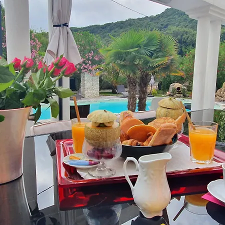 Petra Bianca & Oda ve Kahvaltı 4*