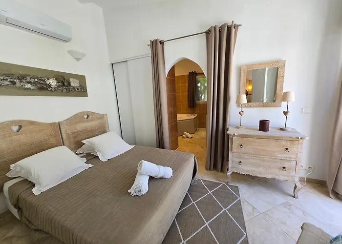 Petra Bianca & 4* Bonifacio (Corsica)